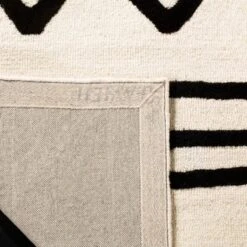 Safavieh Kids SFK907 Hand Tufted Area Rug - Safavieh -Kids’ Furniture Store GUEST c6e53ba3 d892 43db 97ed 465f94974faa