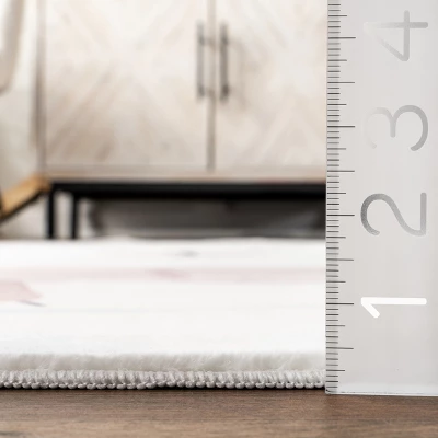 NuLOOM Jovie Polar Bear Machine Washable Kids Area Rug 2 NuLOOM Jovie Polar Bear Machine Washable Kids Area Rug - Image 2